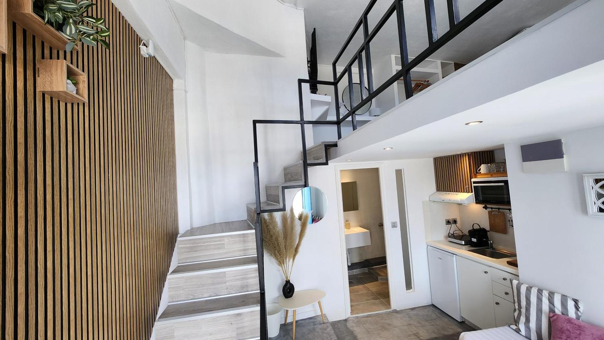 Euphoria Suites & Deluxe Studios Fira  Exteriör bild