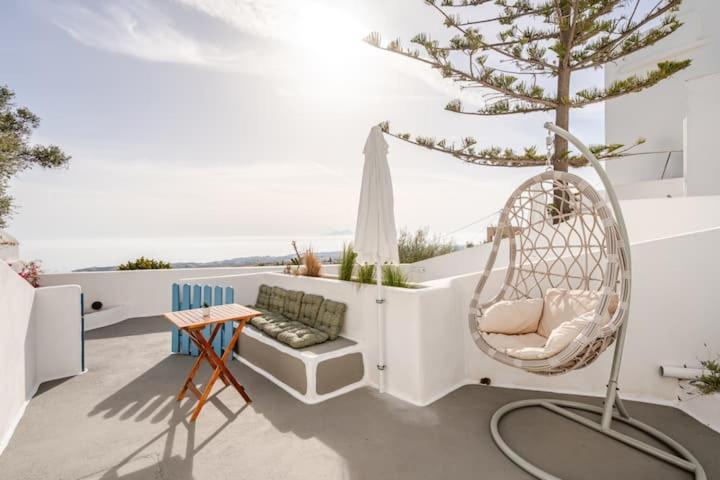 Euphoria Suites & Deluxe Studios Fira  Exteriör bild